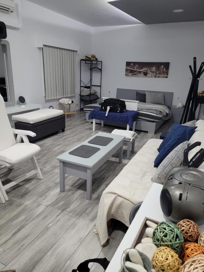 Deluxe Yiota'S Studio ! Hlóraka Kültér fotó